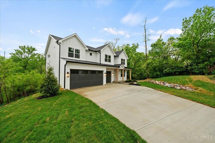 Property Photo: 2121 Clough Chase Drive OH 45244