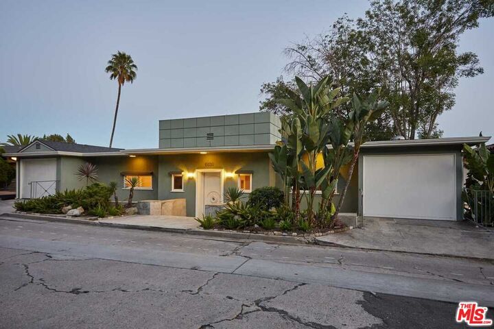 Property Photo: 6630 Whitley Ter CA 90068