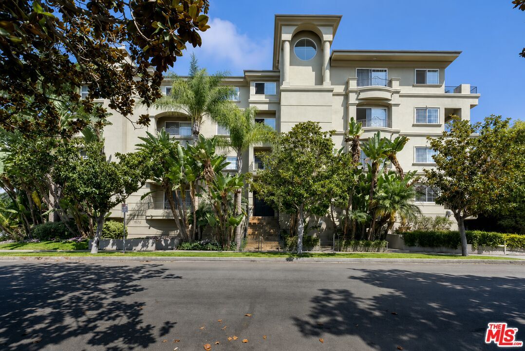Property Photo:  1830 Pelham Ave, Unit 204  CA 90025 