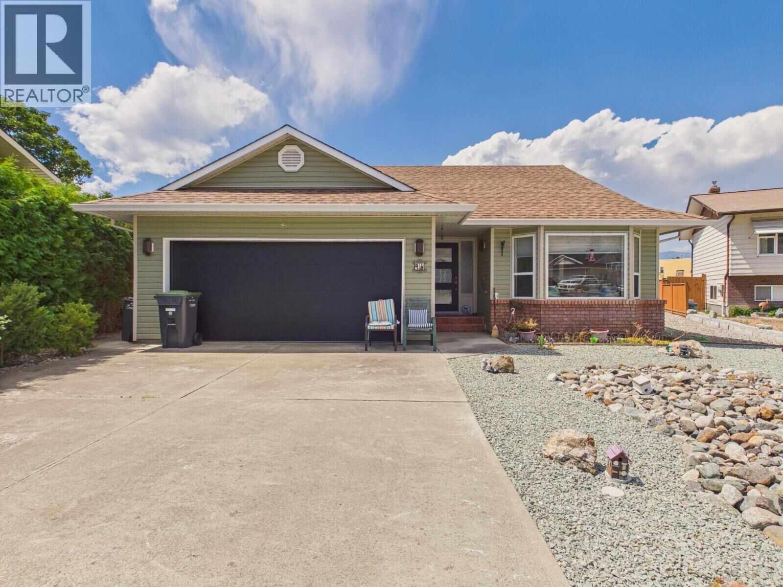 Property Photo: 14 Poplar Court BC V0H 1V5
