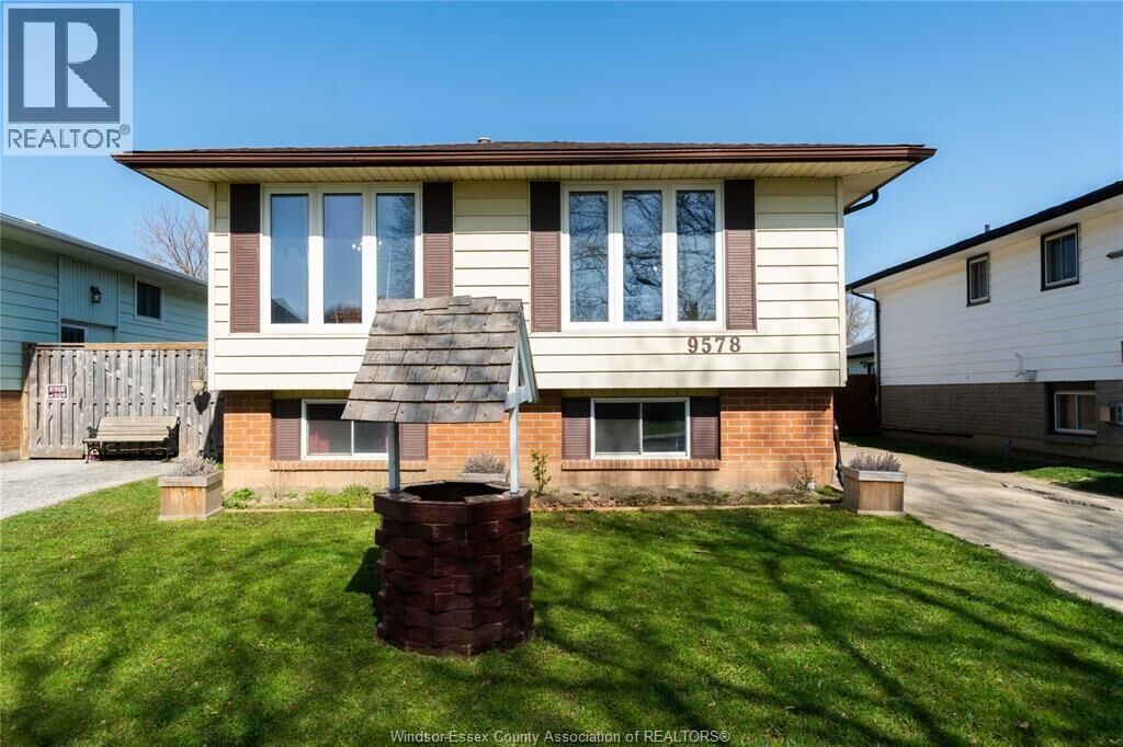 Property Photo: 9578 Avery Main ON N8R 2A2
