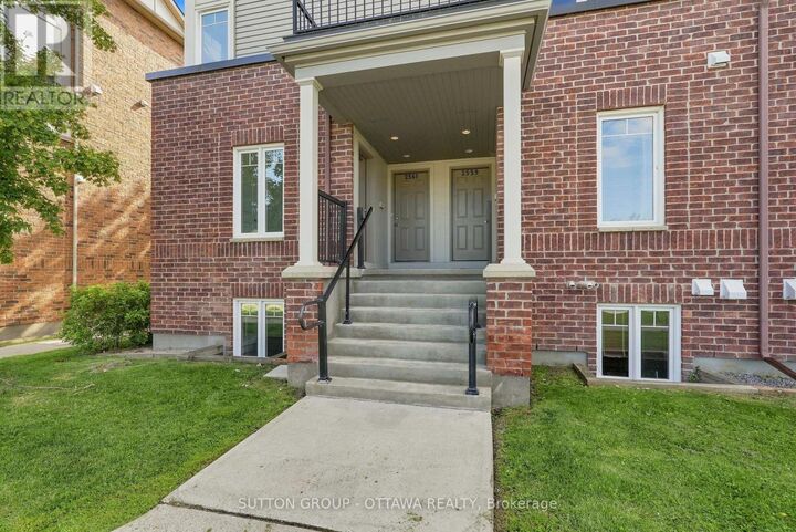 Property Photo:  2563 Longfields Drive  ON K2J 2L7 