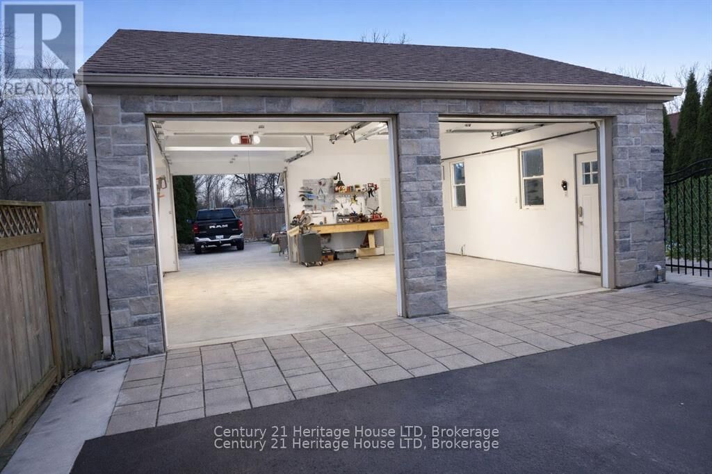 Property Photo: 6021 Montrose Road ON L2H 1L4