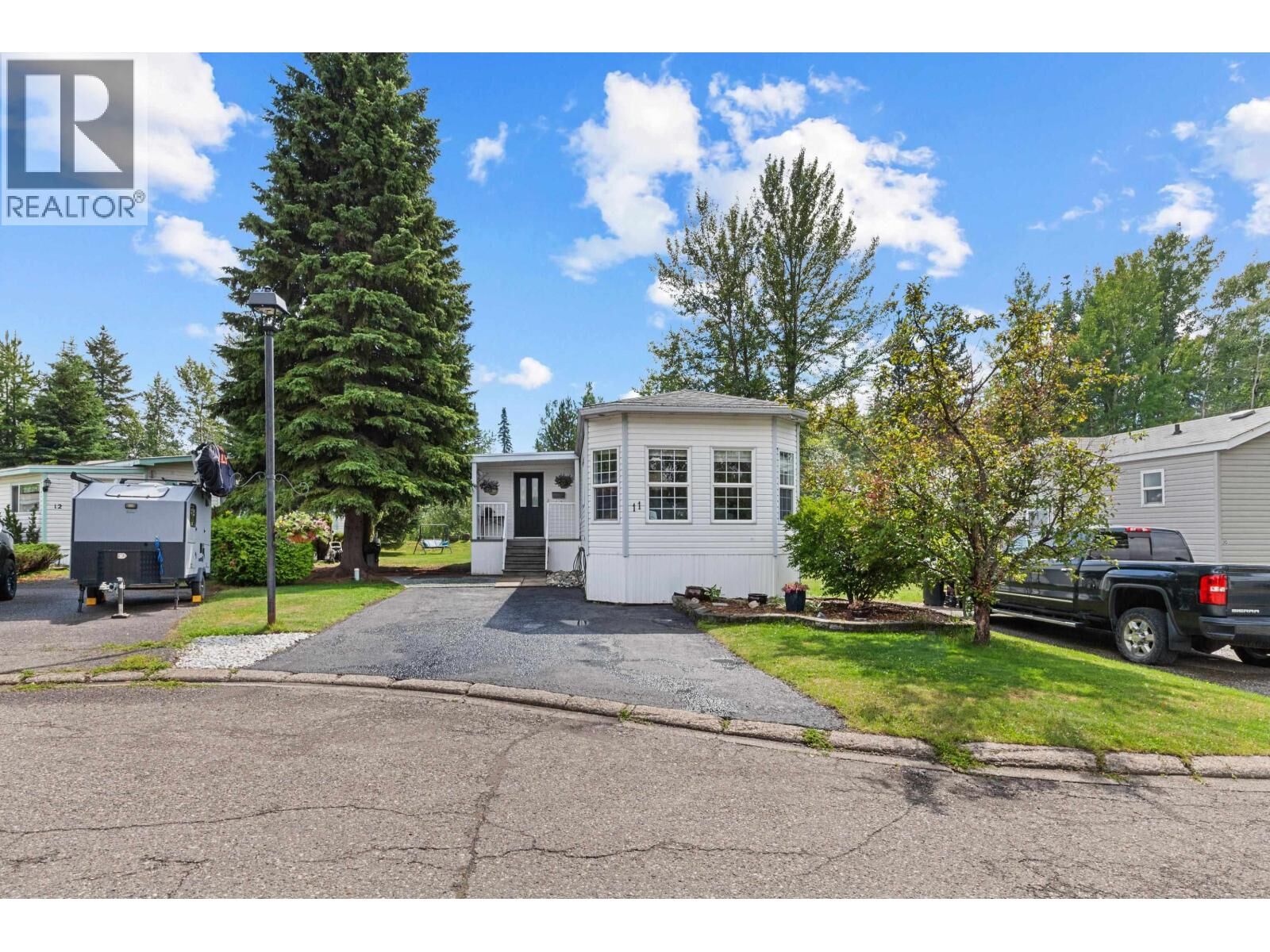 Photo de la propriété:  1000 Inverness Road 11  BC V2K 4V1 