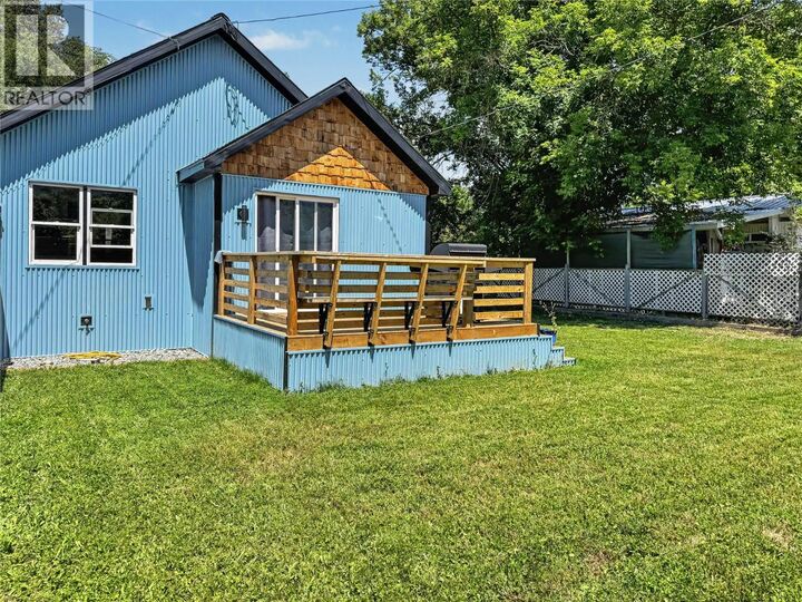 Property Photo: 987 Kettle River Drive BC V0H 1H0