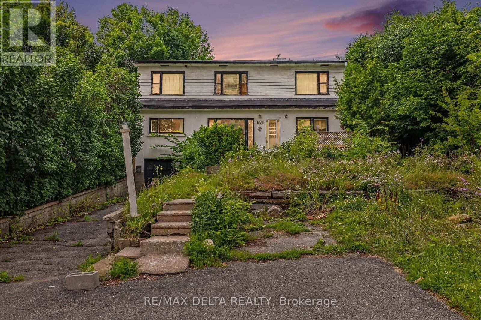 Property Photo:  831 Montreal Road  ON K1K 0S9 
