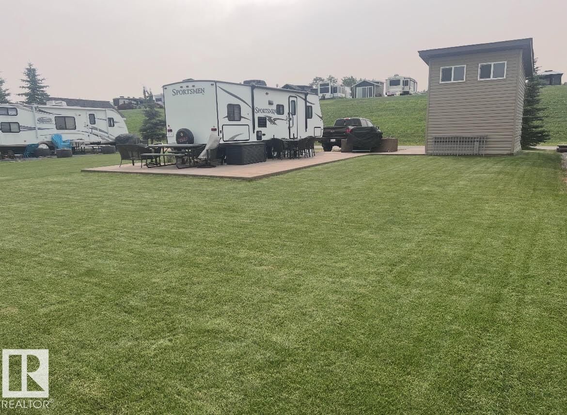 Property Photo:  53126 Rge Road 70 412  AB T0E 0E0 
