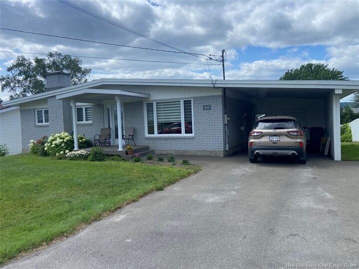 Photo de la propriété: 60 32nd Avenue NB E3V 2S2