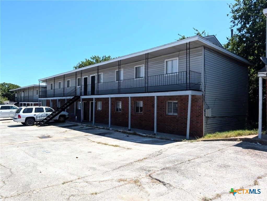 Property Photo: 915 S 15th Street 923 TX 76522