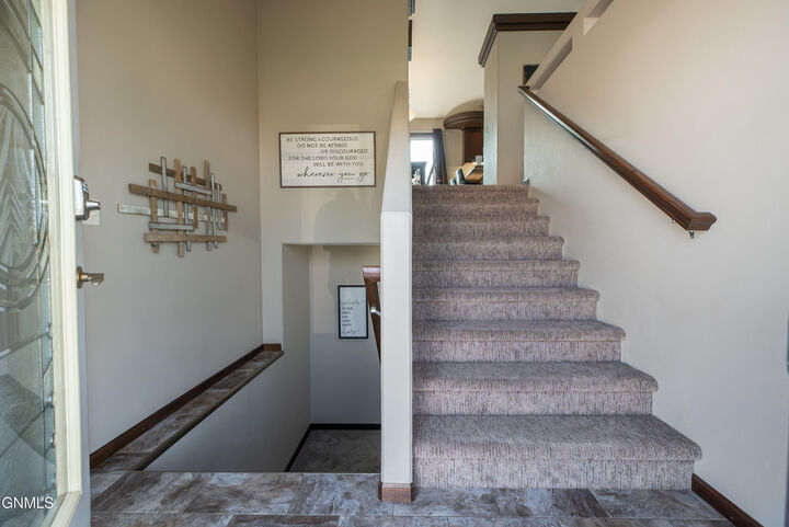 Property Photo: 5004 39th Avenue NW ND 58554