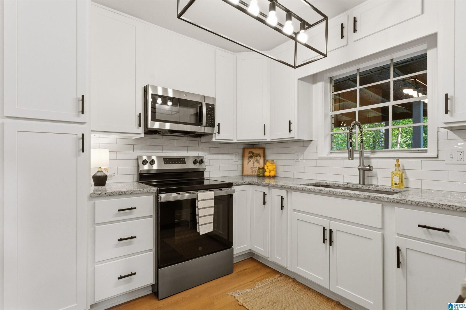 Property Photo: 5042 Lapine Drive AL 35005
