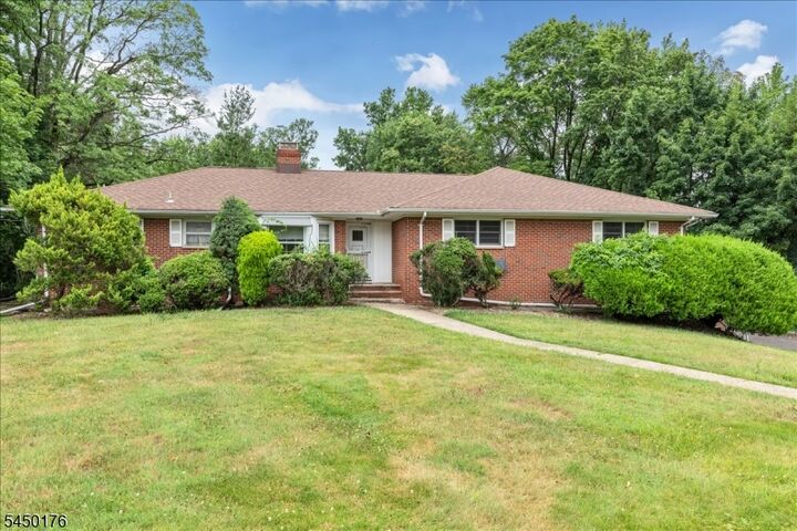 Property Photo: 6 Orchard Dr NJ 07076