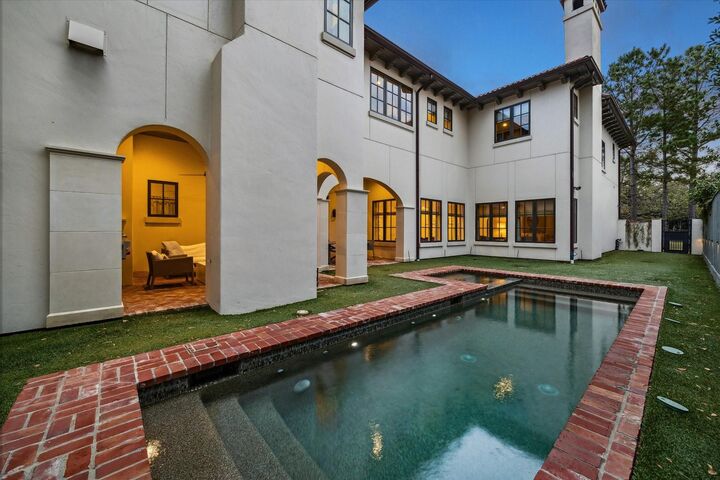 Property Photo: 3818 Del Monte Drive TX 77019