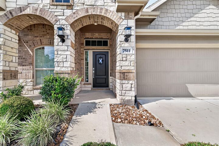 Property Photo:  7511 Enchanted Rock Court  TX 77365 