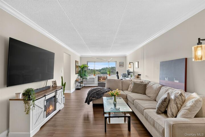 Property Photo:  108 Sagamore Road 3M  NY 10707 