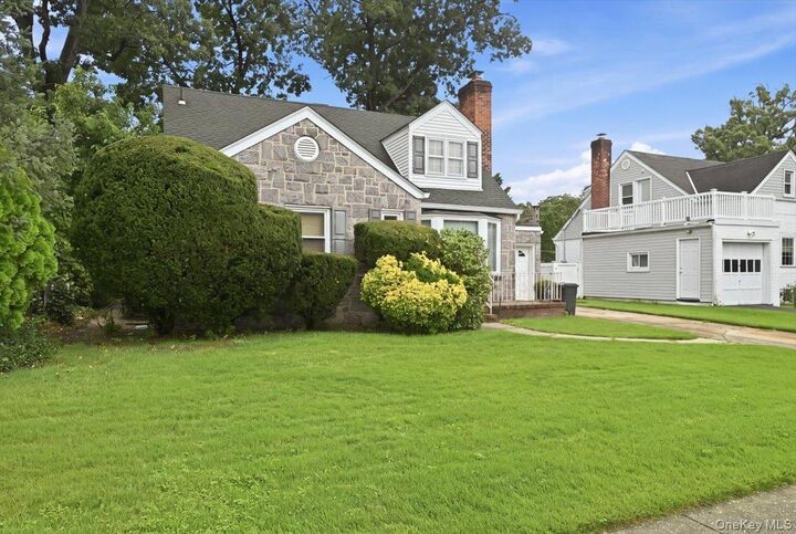Property Photo: 8 Redwood Road NY 11040