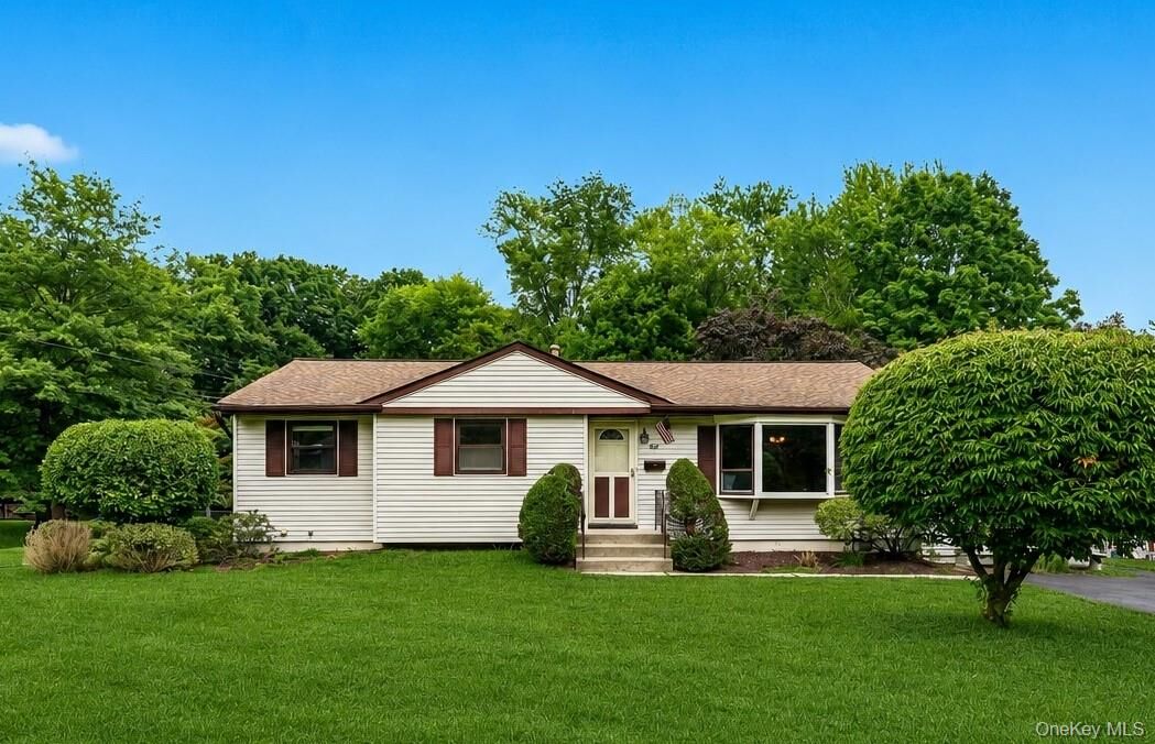 Property Photo:  8 Victoria Drive  NY 10954 