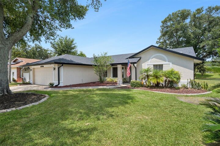 Property Photo: 14706 Eagle View Court FL 32837
