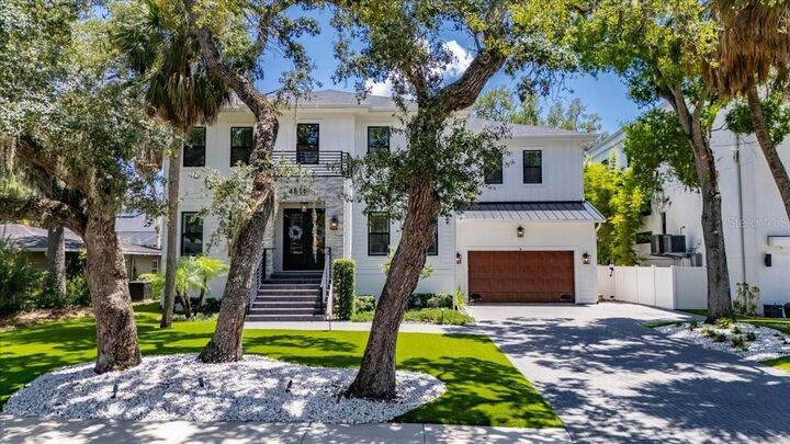 Property Photo: 4814 W San Jose Street FL 33629