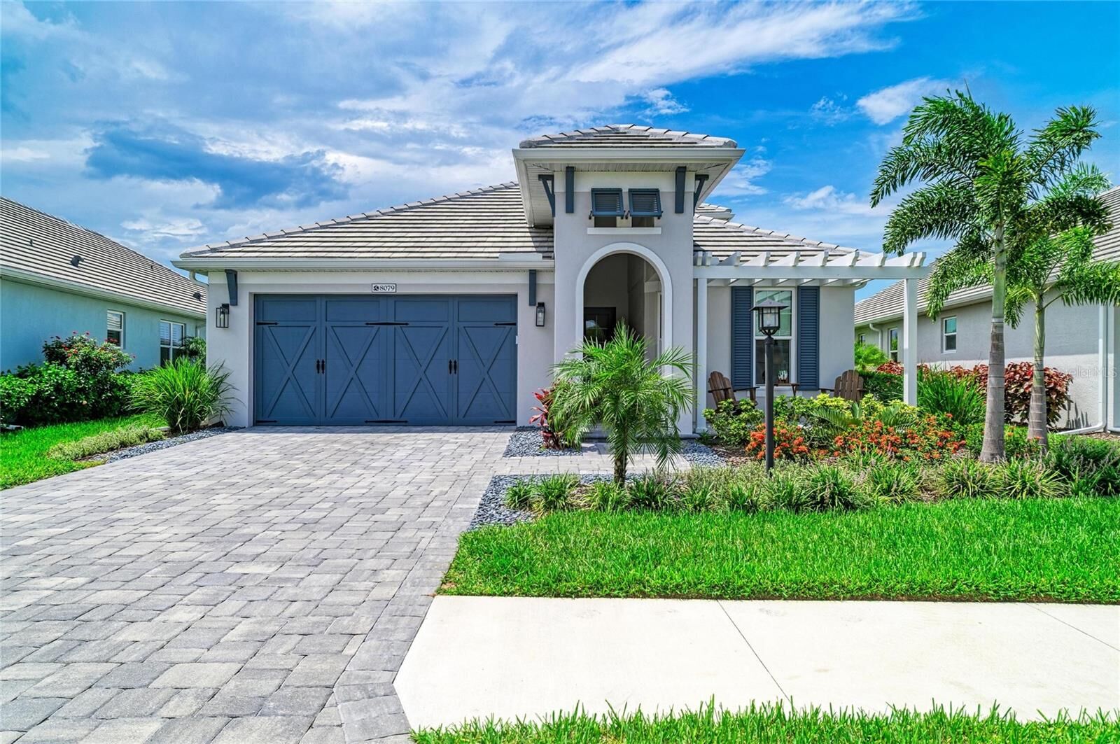 Property Photo: 8079 Slipway Dr FL 34240