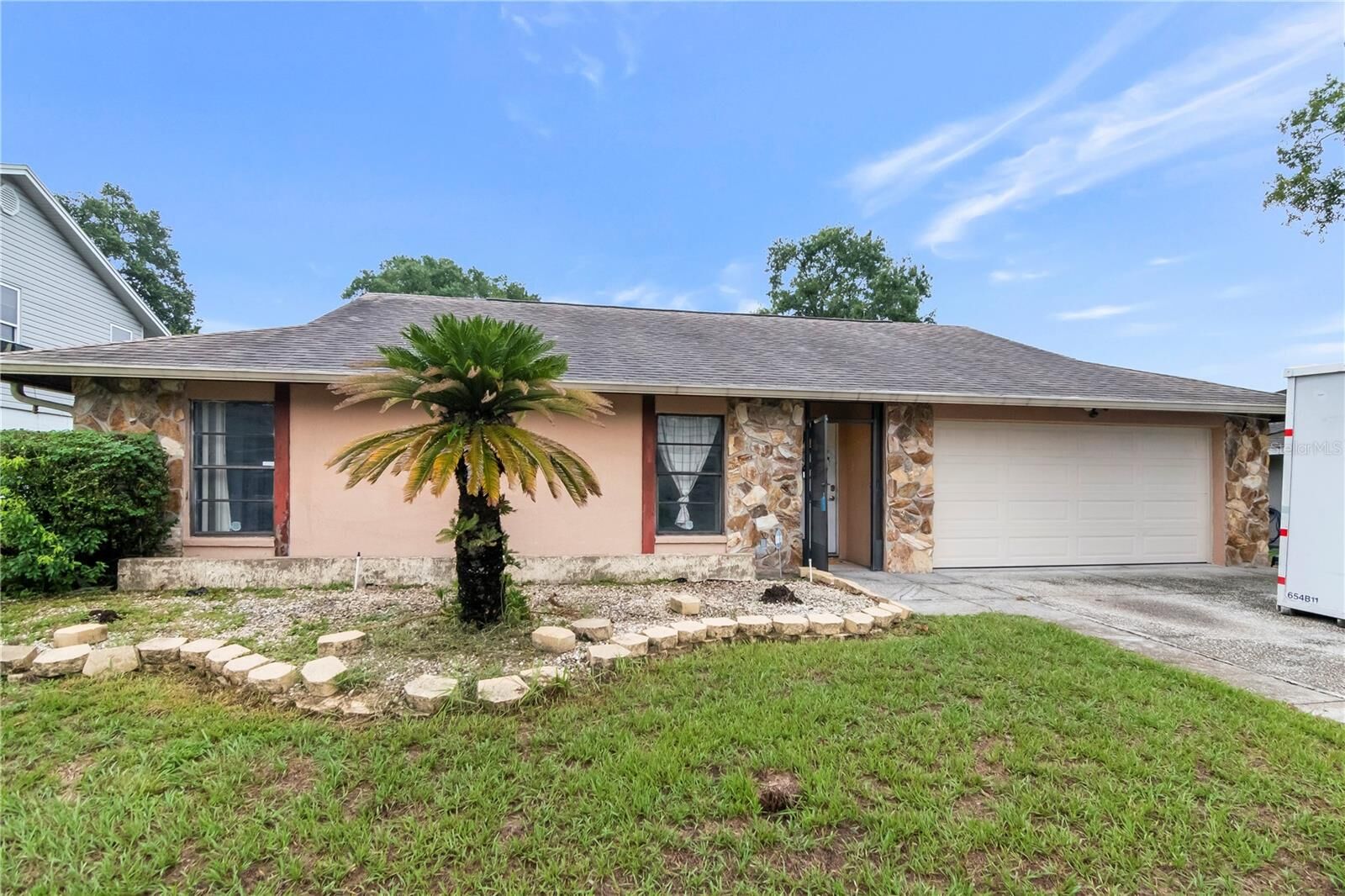 Property Photo:  13613 Old Farm Drive  FL 33625 