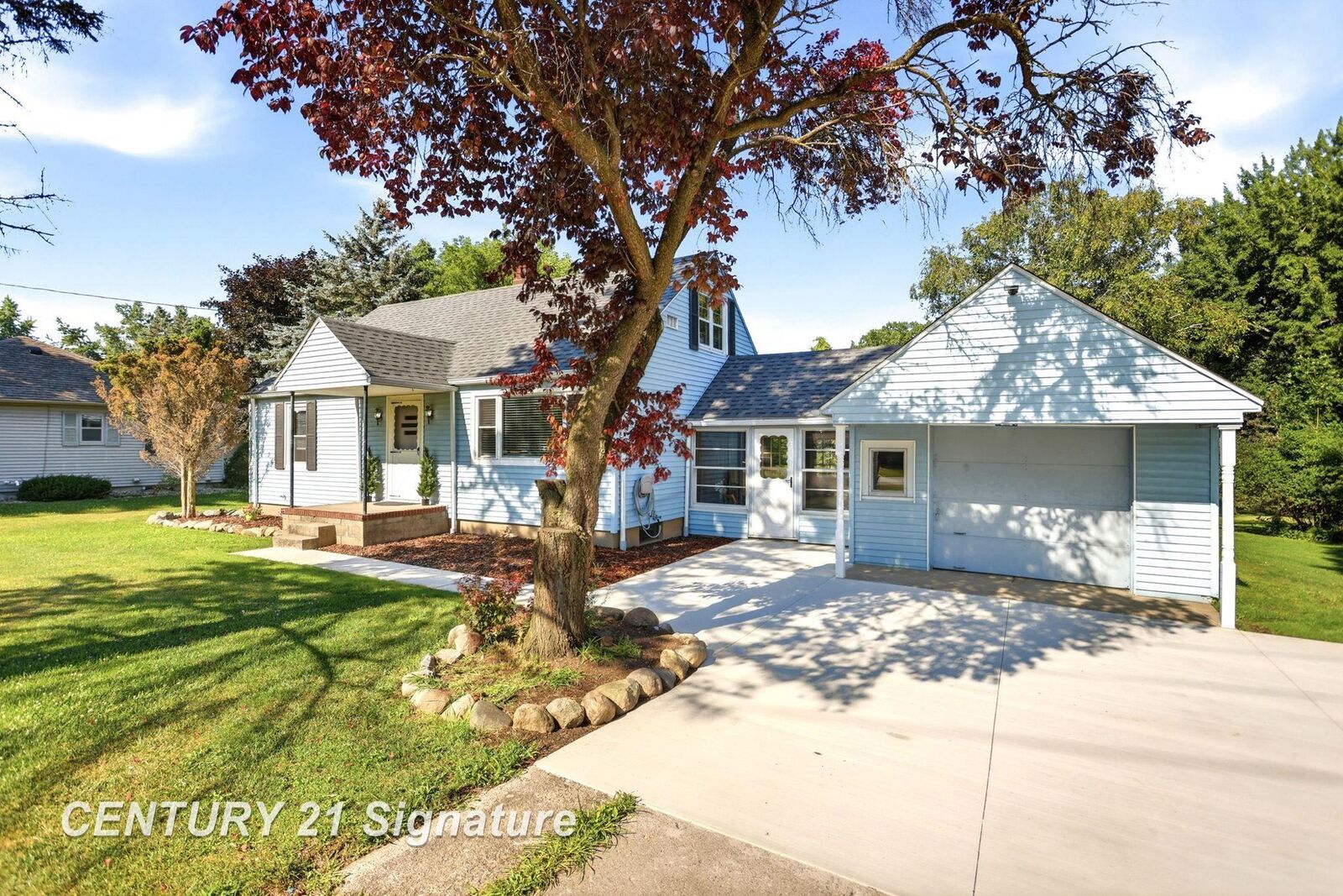 Property Photo: 1449 Midland Road MI 48638