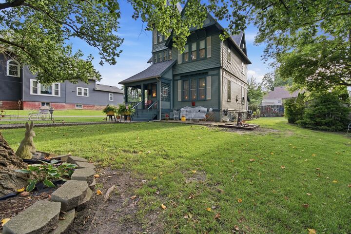 Property Photo:  719 N Center Street  IL 61727 