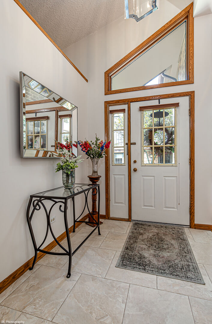 Property Photo: 13318 Oak Hills Parkway 5 IL 60463