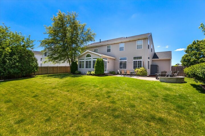 Property Photo: 804 S Sparkle Court IL 60543