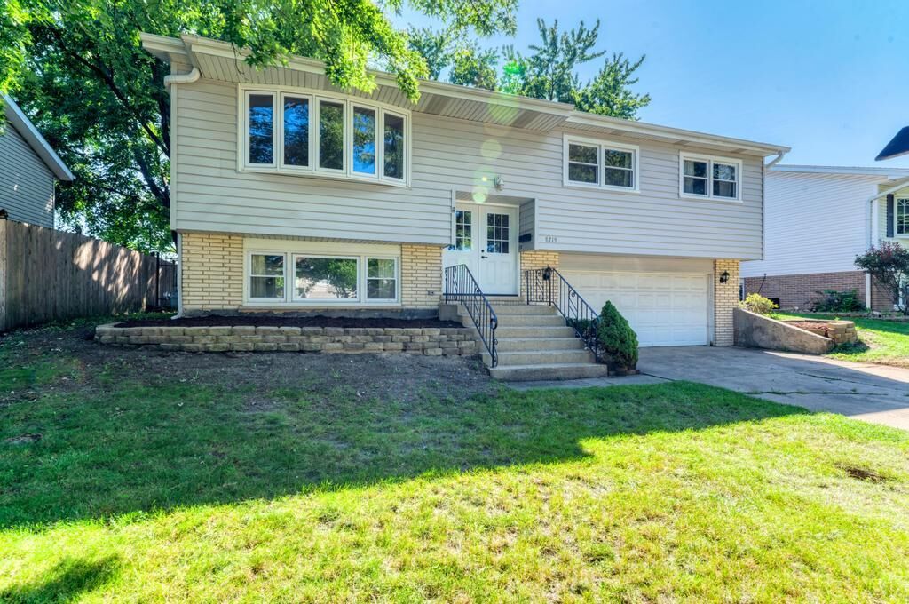 Property Photo: 8719 Willow Road IL 60457