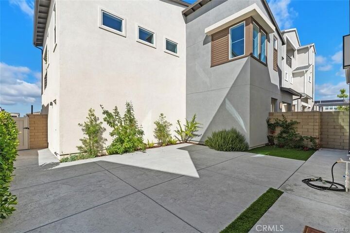 Property Photo:  412 Flycatcher  CA 92618 