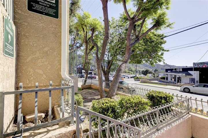 Property Photo: 10260 Plainview Avenue 22 CA 91042