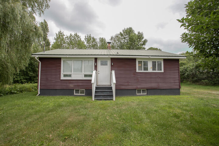 Property Photo:  19 North Street  ME 04493 