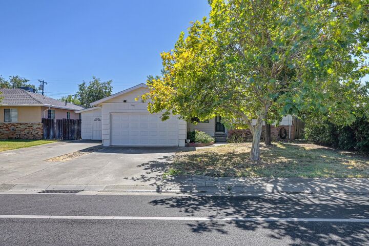 Property Photo: 2629 Aramon Drive CA 95670