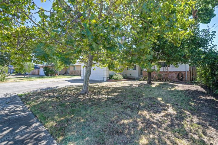 Property Photo:  2629 Aramon Drive  CA 95670 