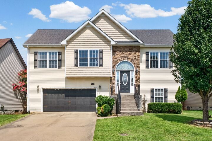 Property Photo:  3625 Fox Den Ln  TN 37040 