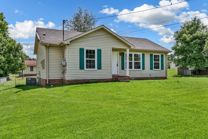 Property Photo: 577 Kathryn Ct TN 37042