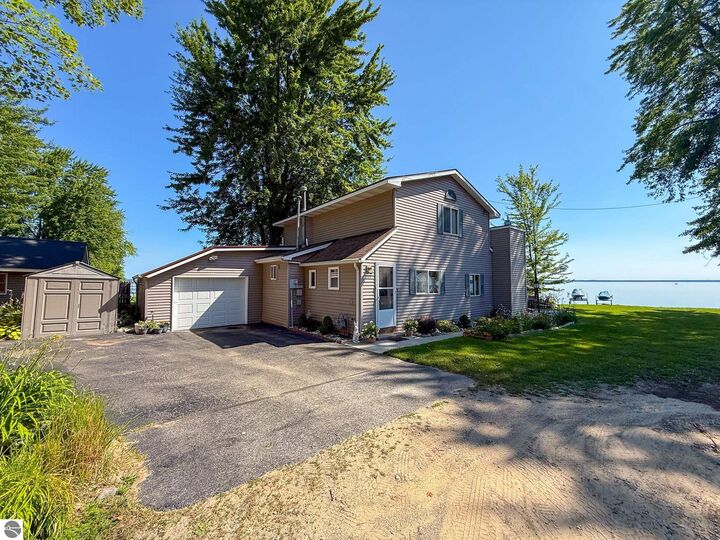 Property Photo: 205 Ash Street MI 48629