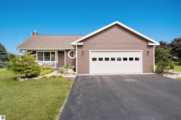 Property Photo: 7874 E Longbranch Circle MI 49684
