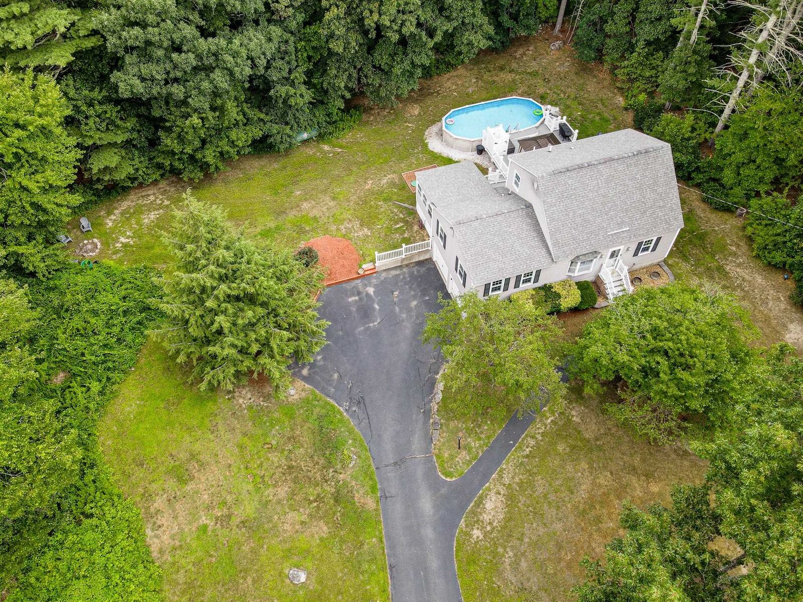 Property Photo: 16 Cindy Avenue NH 03079