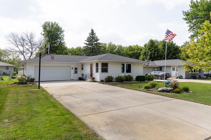 Property Photo: 1412 Penn Avenue MN 56007