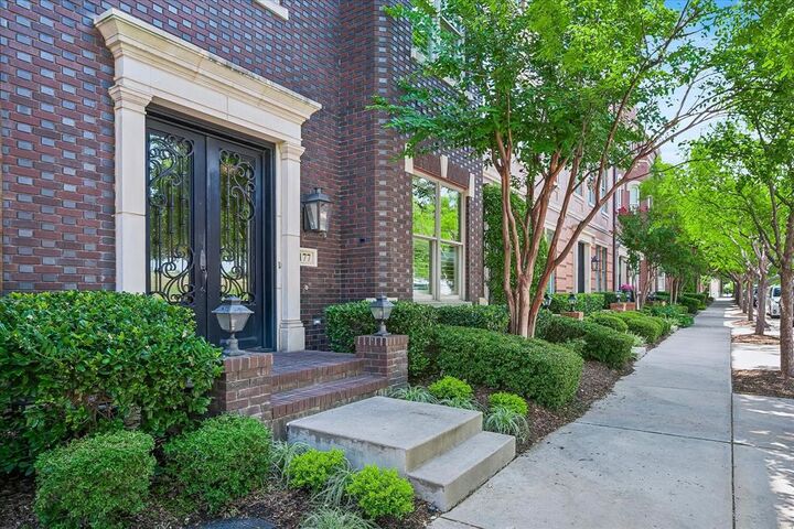 Property Photo:  177 Summit Avenue  TX 76092 