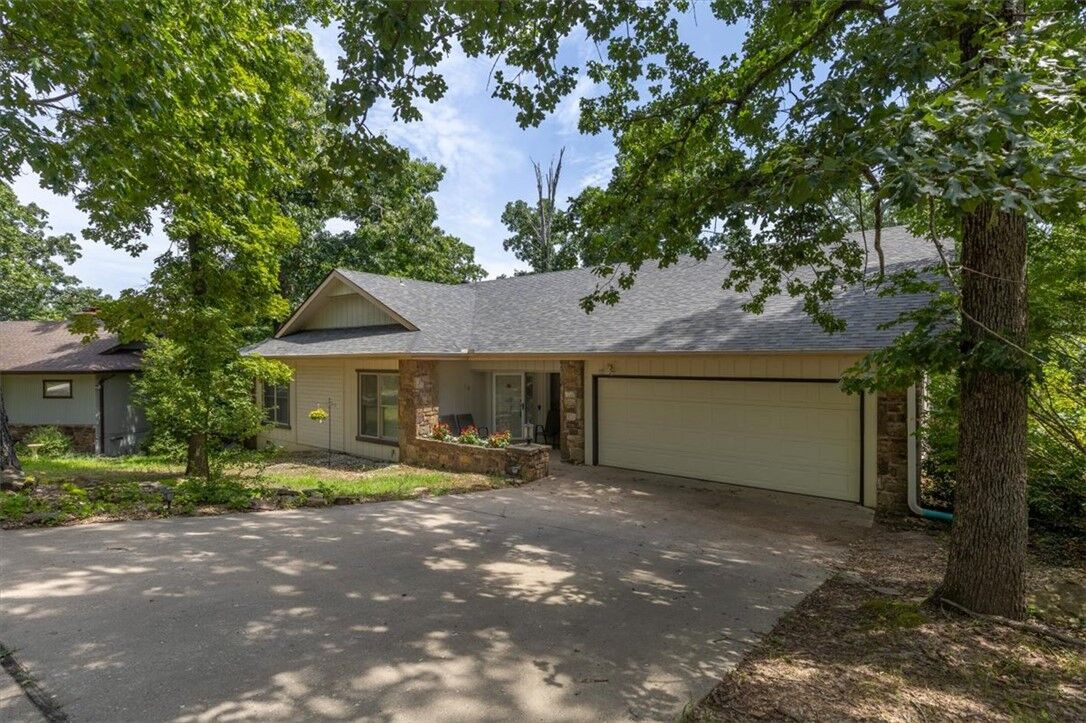 Property Photo: 14 Glenbarr Circle AR 72715