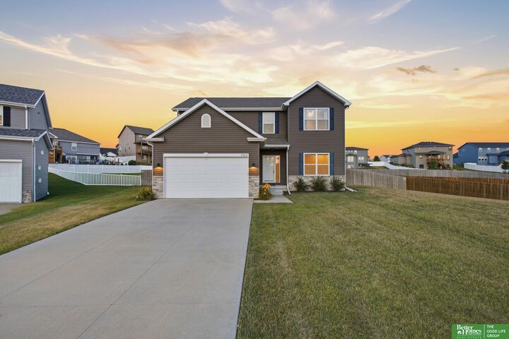 Property Photo: 7906 N 173rd Terrace Circle NE 68007