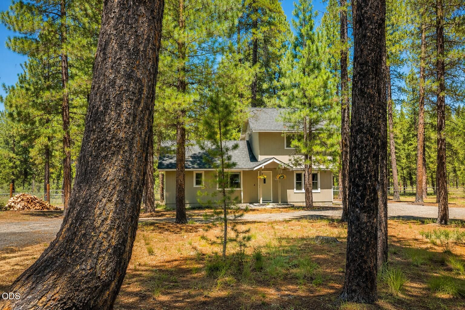 Property Photo:  16018 Park Drive  OR 97739 