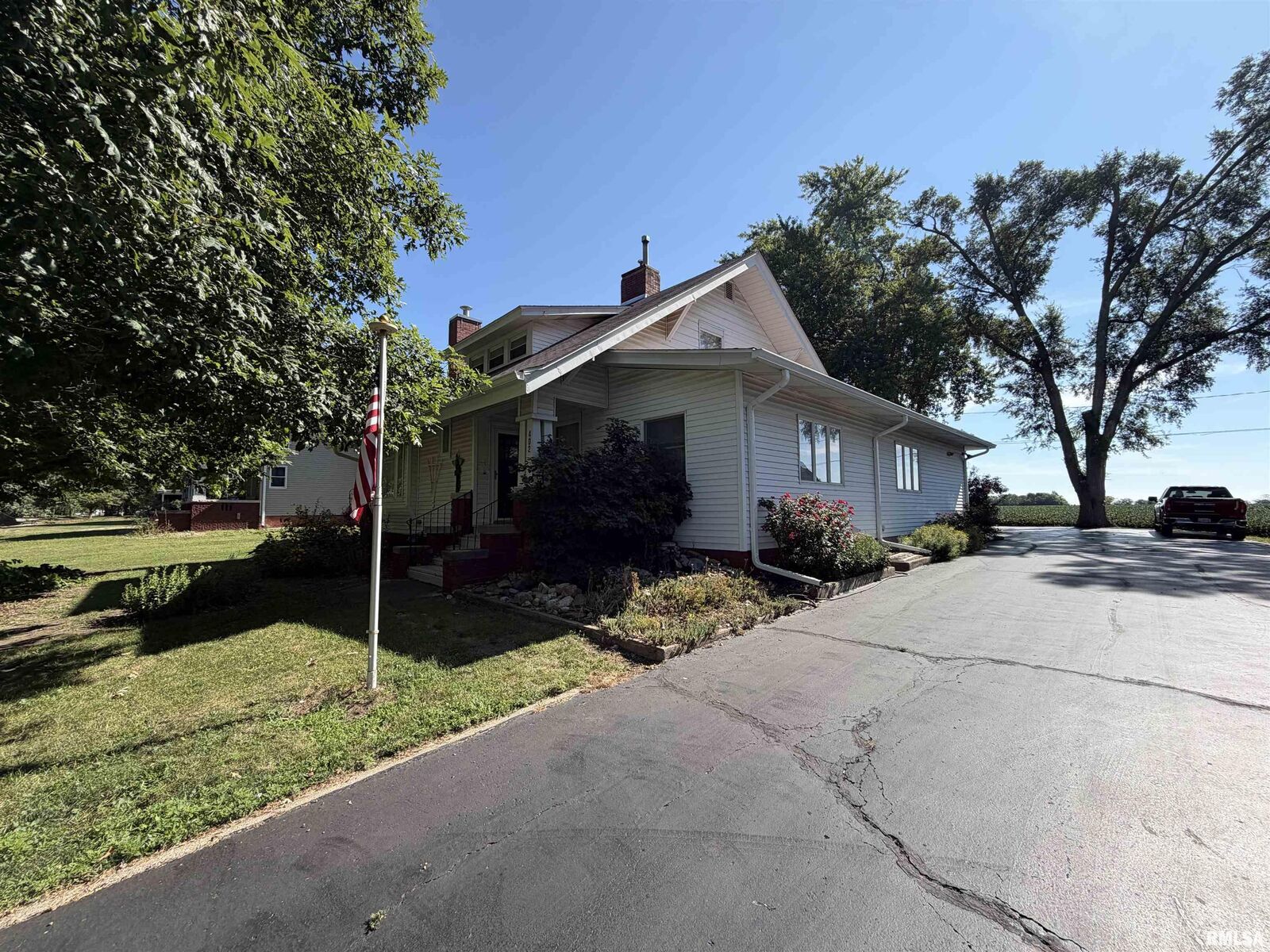 Property Photo: 402 S Main Street IL 61415