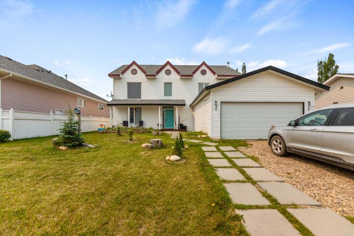 Property Photo:  39 Chinook Crescent  AB T0M 0G0 