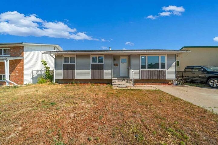 Property Photo: 480 Hilton Crescent NE AB T1C 1E5