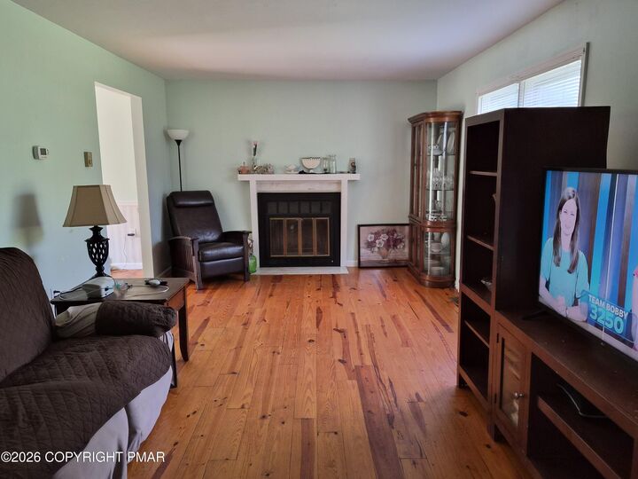 Property Photo:  16 Spring Lake Drive  PA 18301 