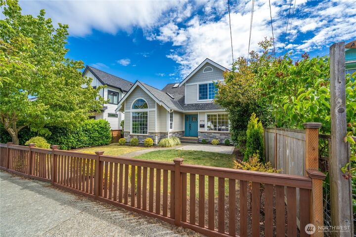 Property Photo:  2712  57th Avenue SW  WA 98116 
